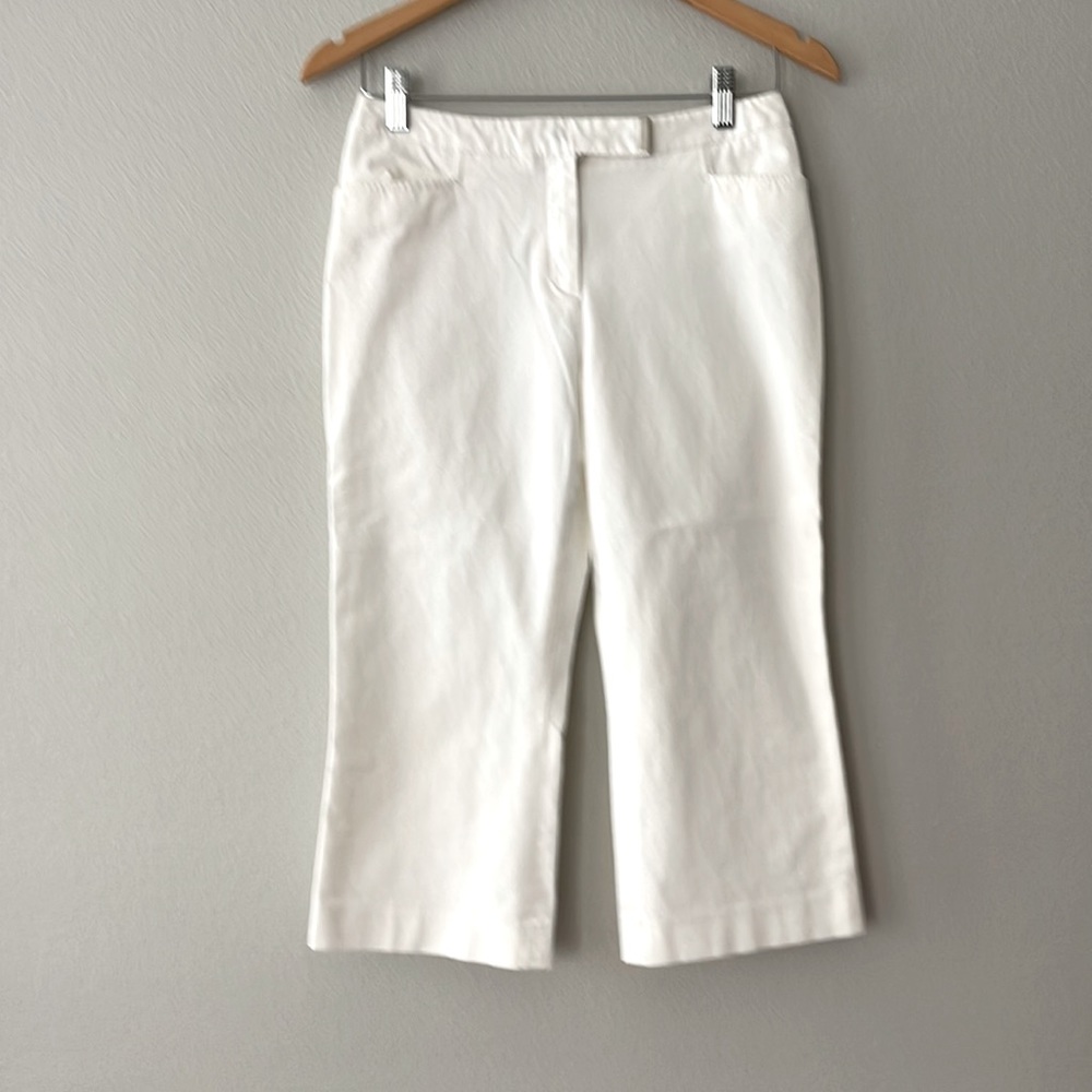 Thalian size 6 petite white capris pants wide bottom.